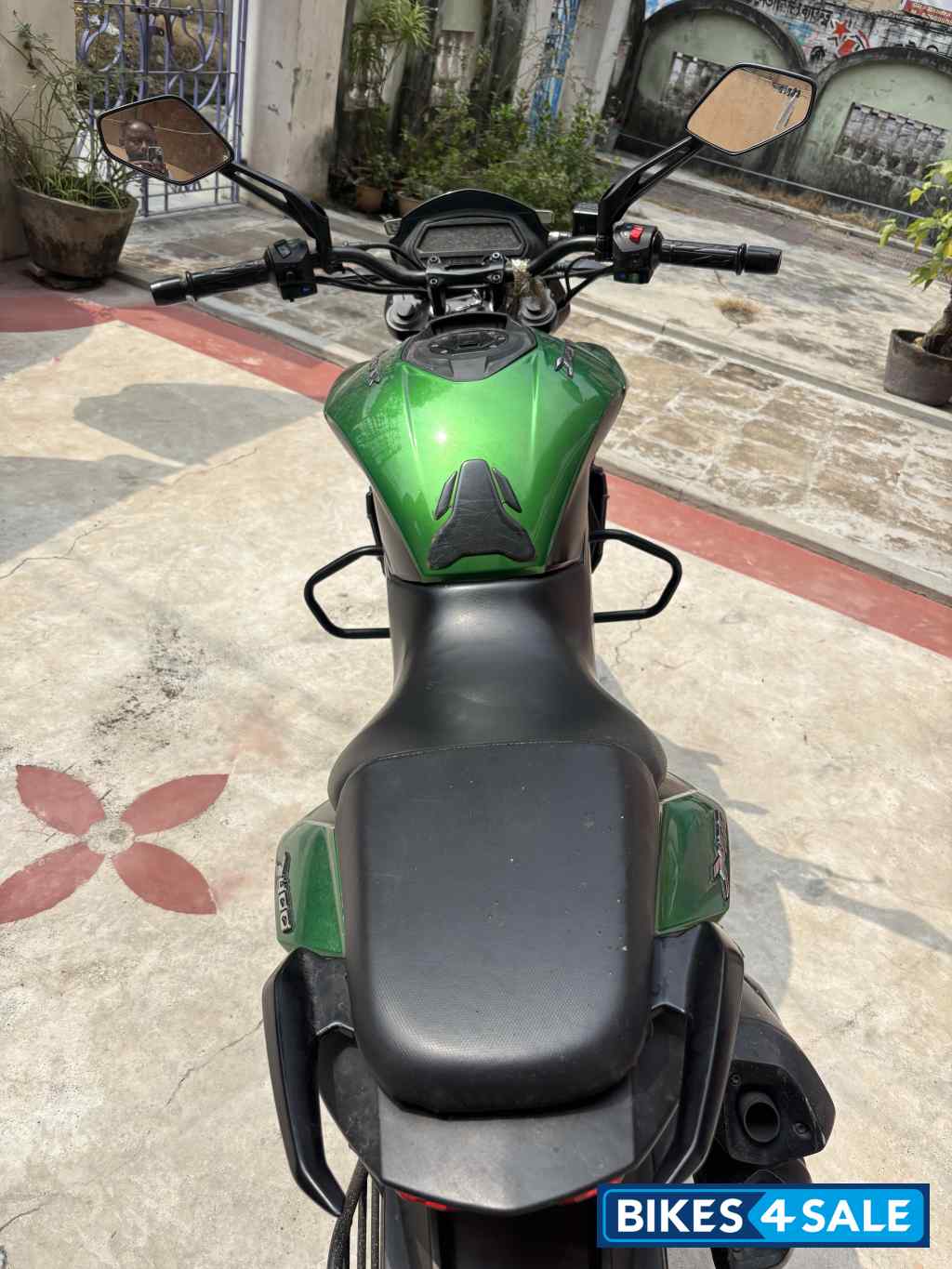 Savanna Green Bajaj Dominar 400 ABS BS6