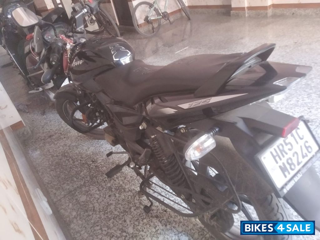 Bajaj Pulsar 125 Neon