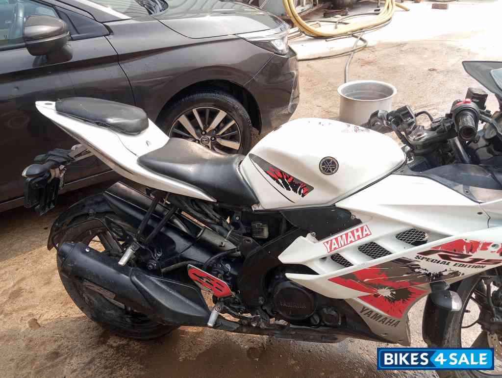 Yamaha YZF R15 V2