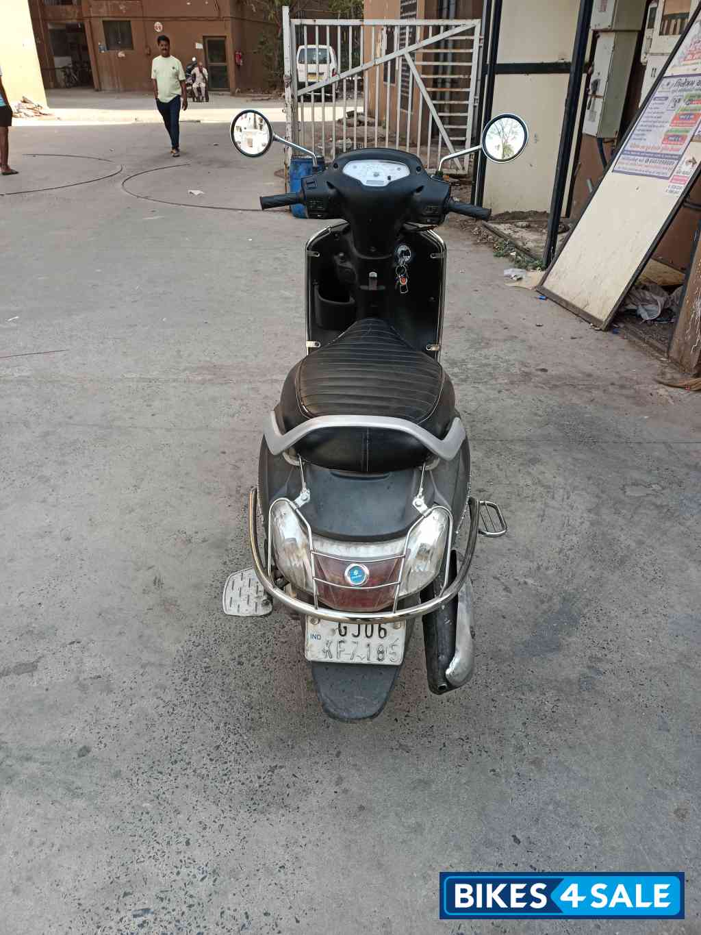 Black Suzuki Access 125