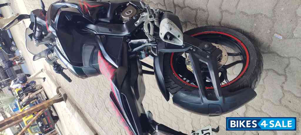 Bajaj Pulsar RS 200
