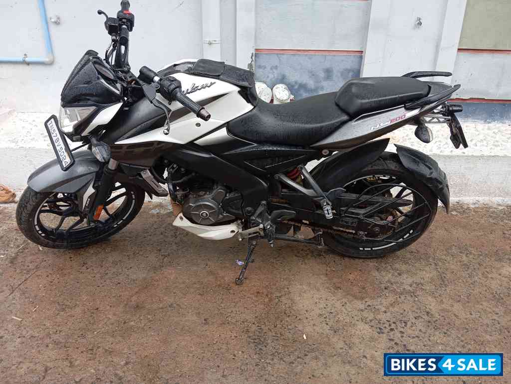 White Bajaj Pulsar 200 NS ABS