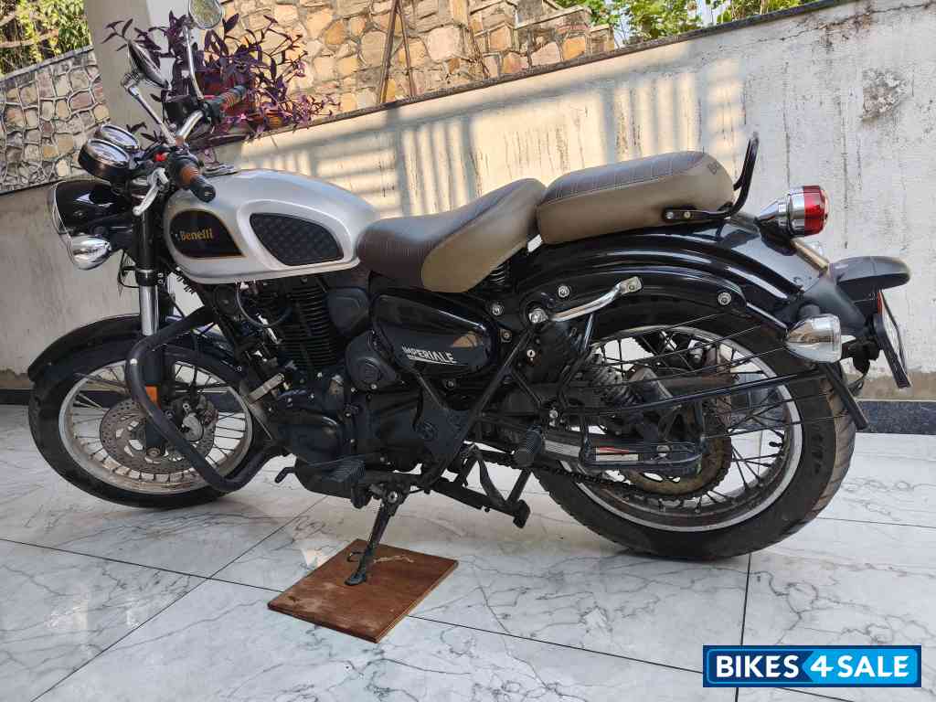 Silver Black Benelli Imperiale 400 BS6 Silver Black Benelli Imperiale 400 BS6