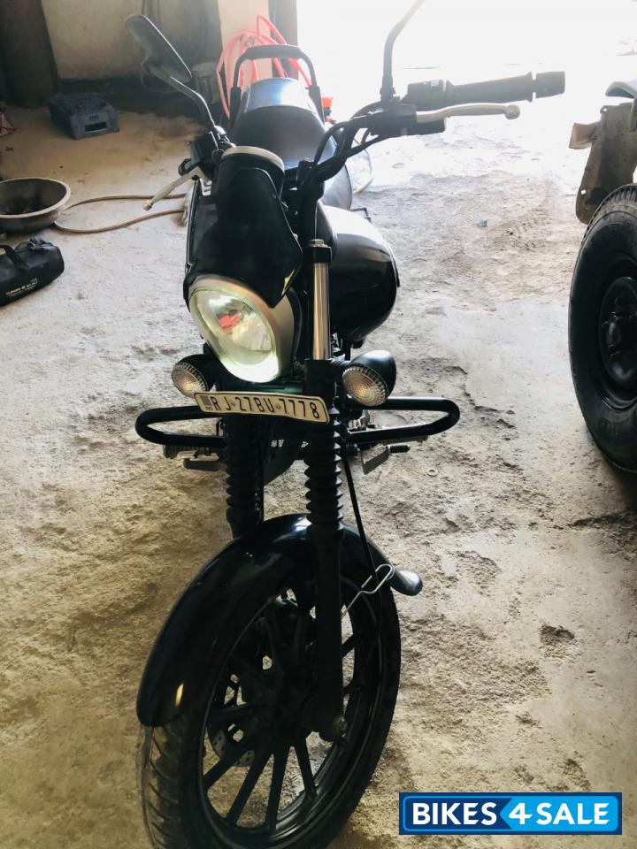 Bajaj Avenger Street 180