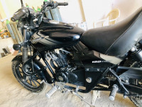 Bajaj Avenger Street 180