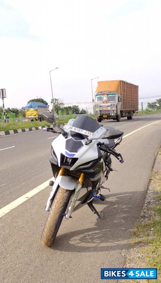 Silver Black Yamaha R15M Silver Black Yamaha R15M