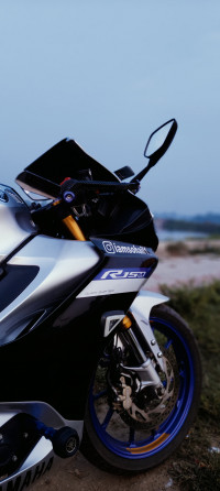Silver Black Yamaha R15M