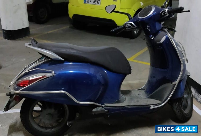 Metallic Blue Bajaj Chetak Premium