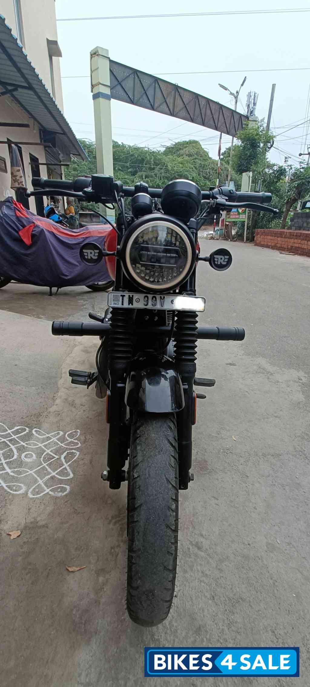 Black And Red Royal Enfield Meteor 350 Fireball