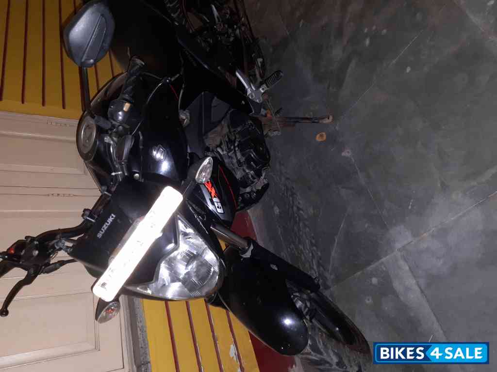 Black Suzuki Gixxer 150