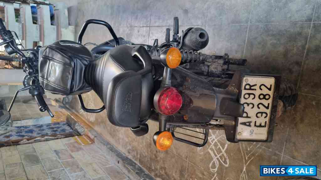 Royal Enfield Hunter 350 Metro