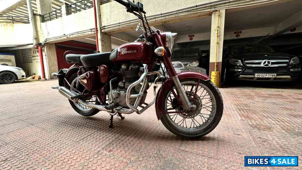 Maroon Royal Enfield Classic 500