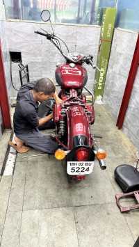 Maroon Royal Enfield Classic 500