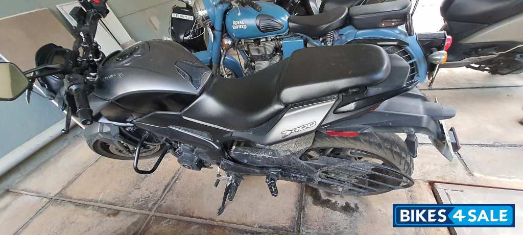 Bajaj Dominar 400 ABS BS6