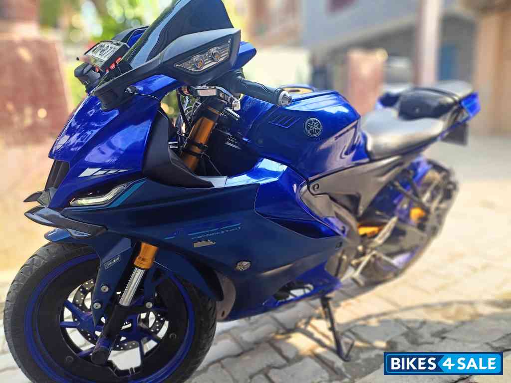 Racing Blue Yamaha R15 V4