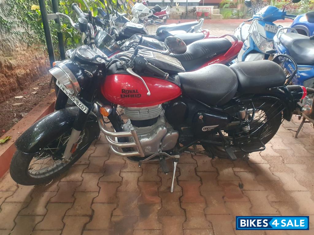 Reddidtch Red Royal Enfield Classic 350 Redditch Red Reddidtch Red Royal Enfield Classic 350 Redditch Red