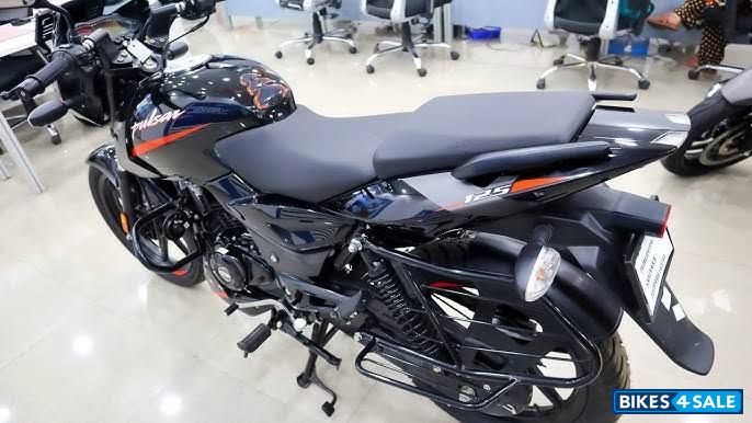 Bajaj Pulsar 125 Split Seat