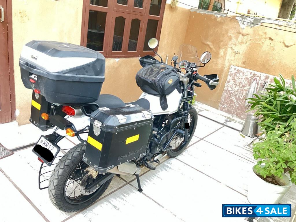 Snow White Royal Enfield Himalayan