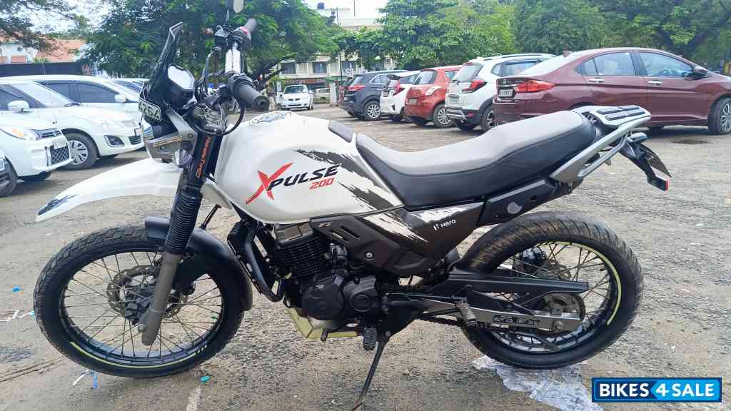 Hero XPulse 200 BS6