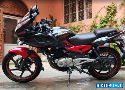 Black And Rad Bajaj Pulsar 220F