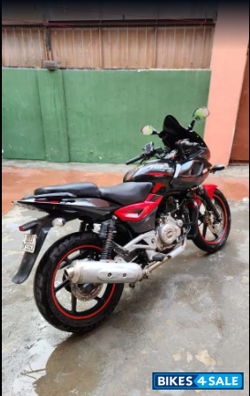 Black And Rad Bajaj Pulsar 220F