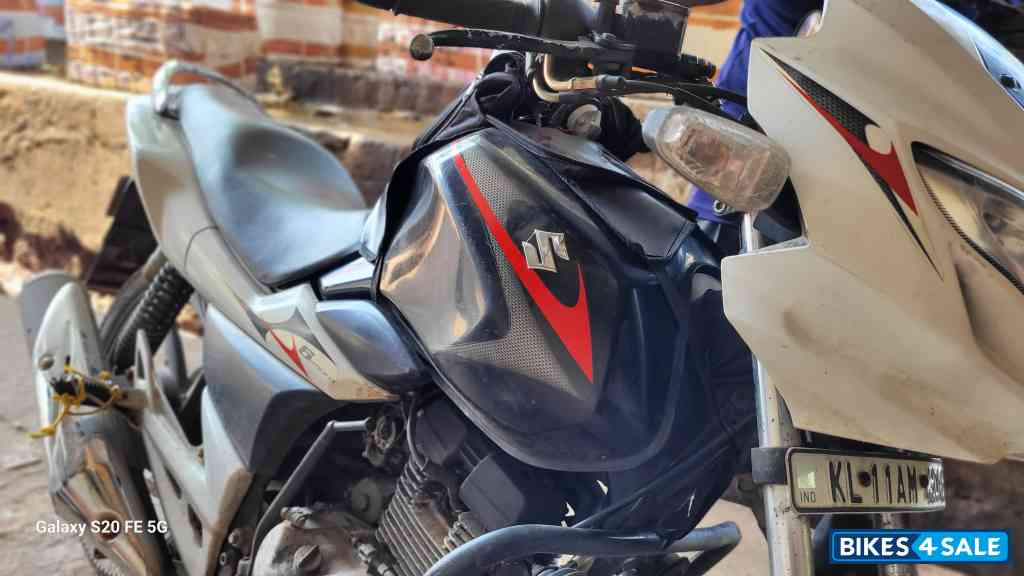Suzuki GS 150R