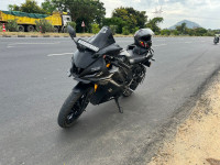 Yamaha R15 V4