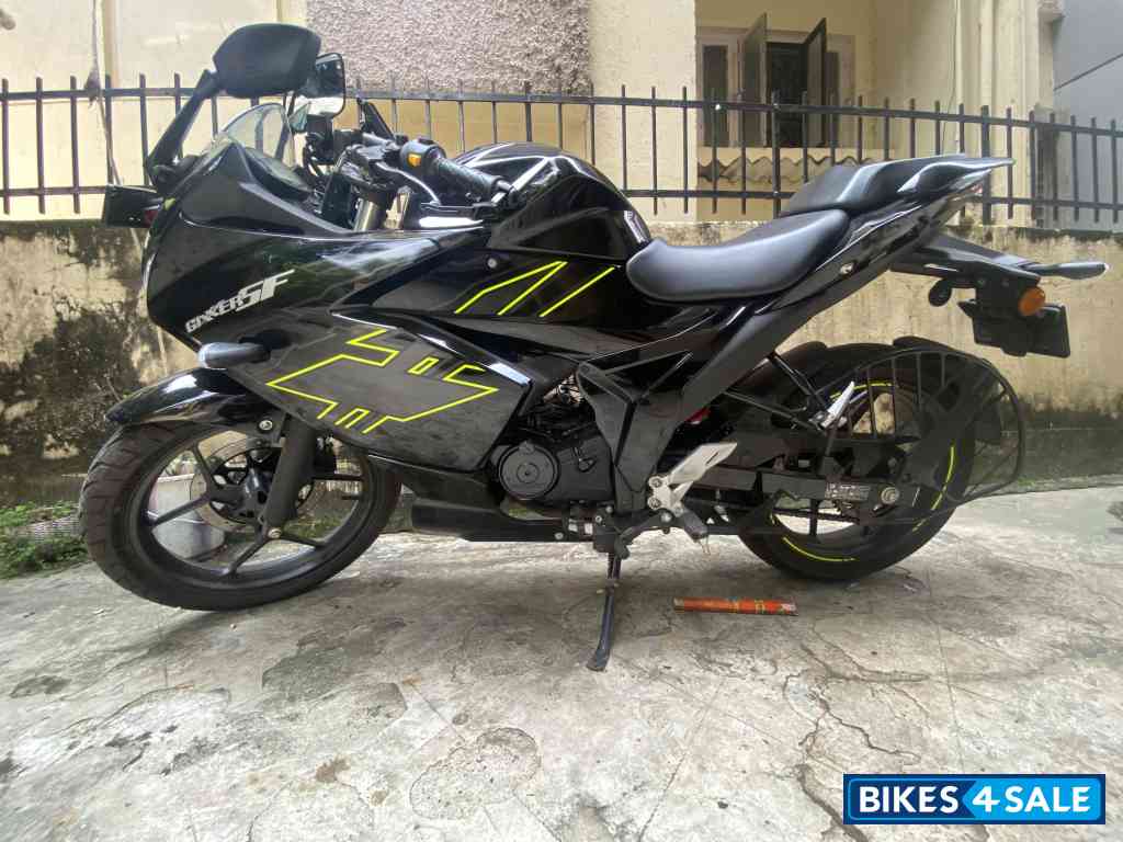 Suzuki Gixxer SF