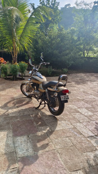 Golden Beige Metallic Bajaj Avenger Cruise 220