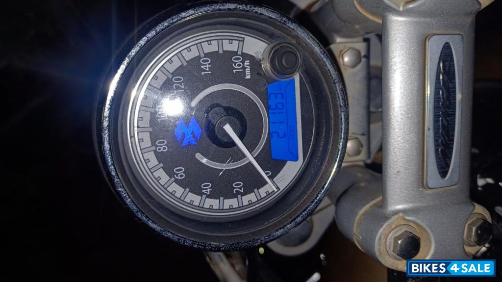 Golden Beige Metallic Bajaj Avenger Cruise 220