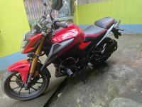 Sports Red Honda CB300F Deluxe Pro