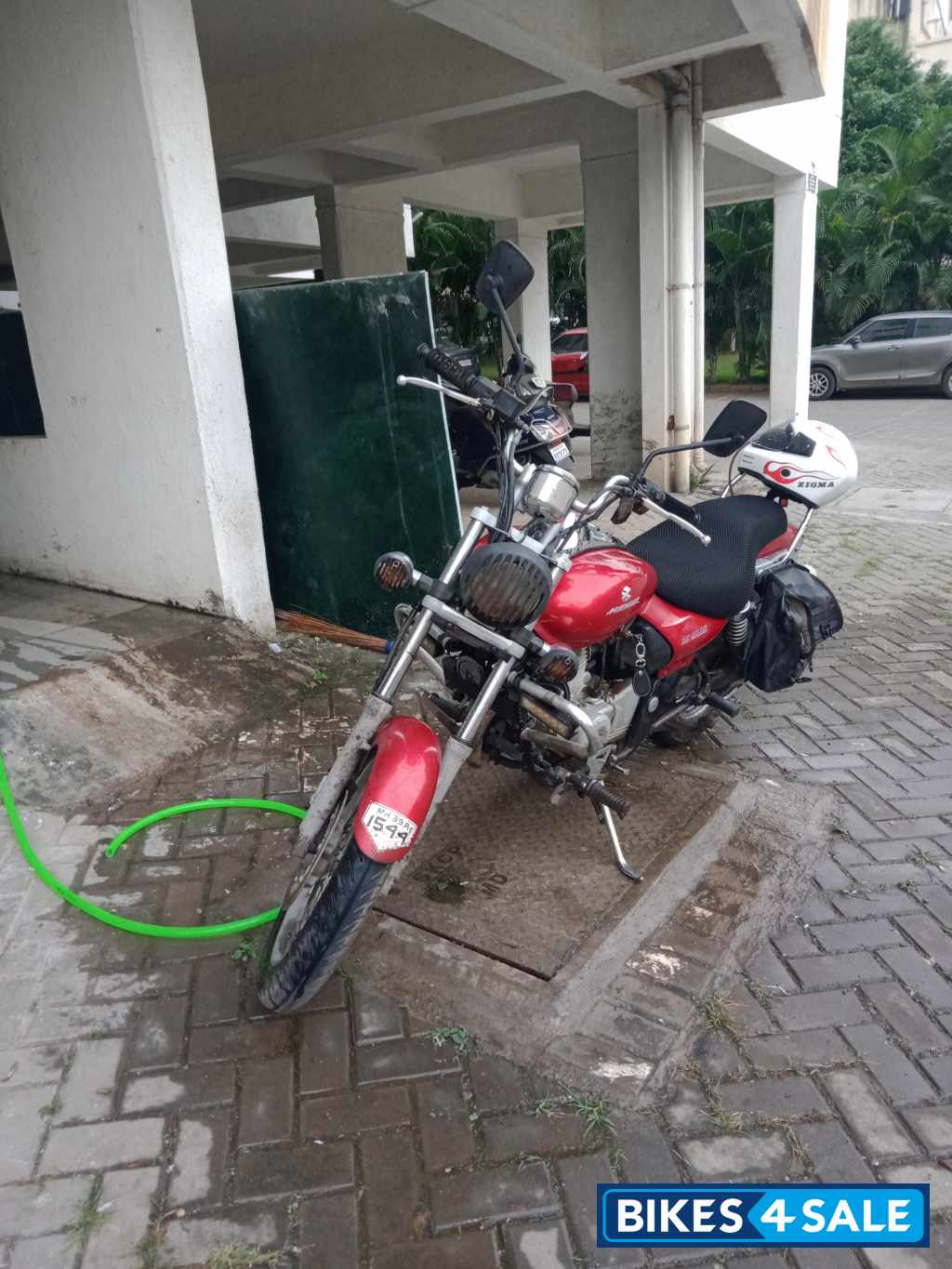 Bajaj Avenger 220 DTS-i