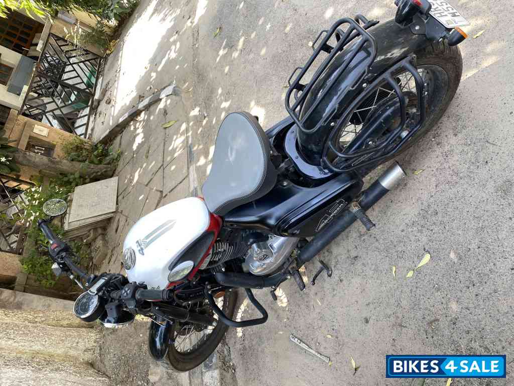 Jawa 42 Bobber Dual Channel ABS