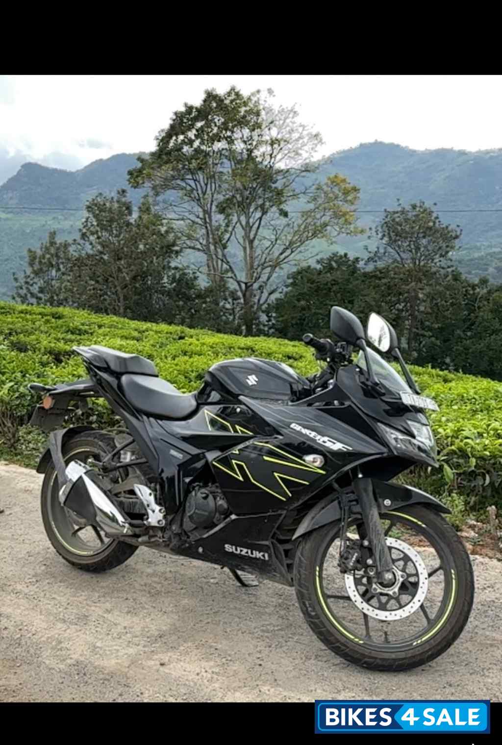 Suzuki Gixxer SF