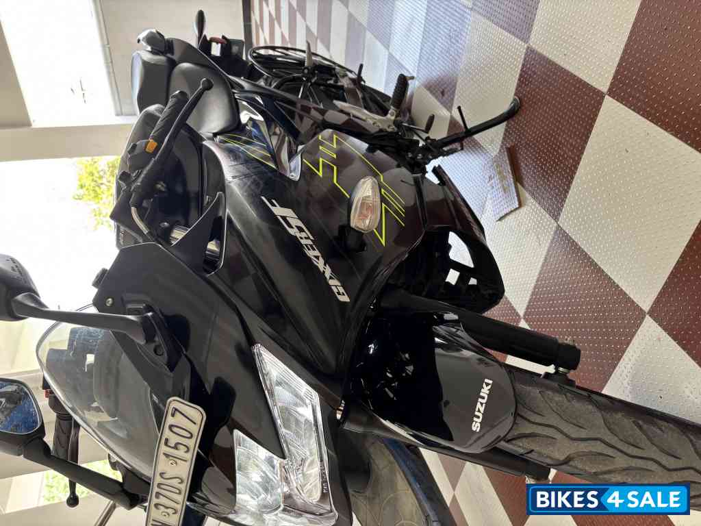 Suzuki Gixxer SF