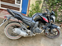 Black Yamaha FZ16