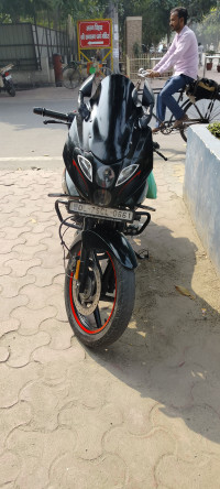 Shiny Black And Red Bajaj Pulsar 180F Neon BS6