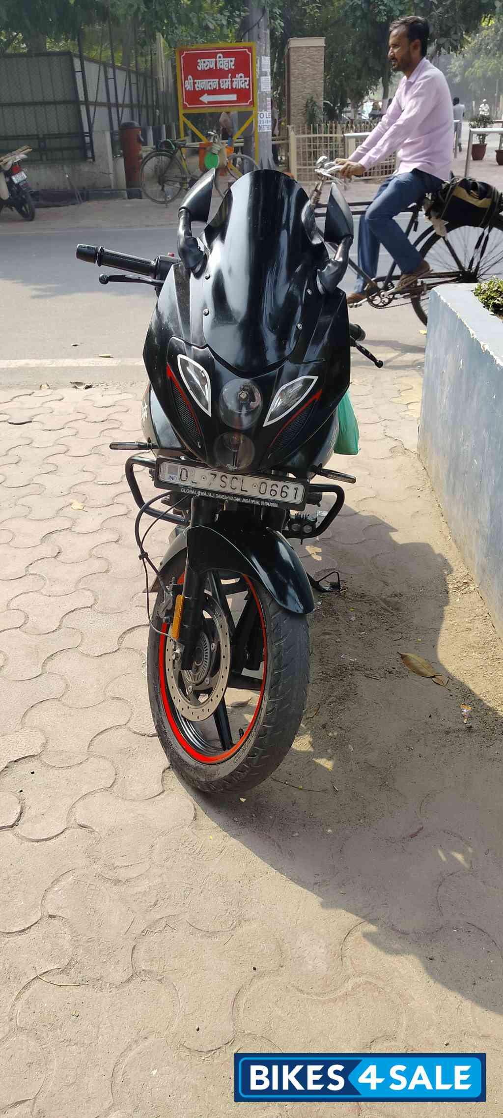 Shiny Black And Red Bajaj Pulsar 180F Neon BS6