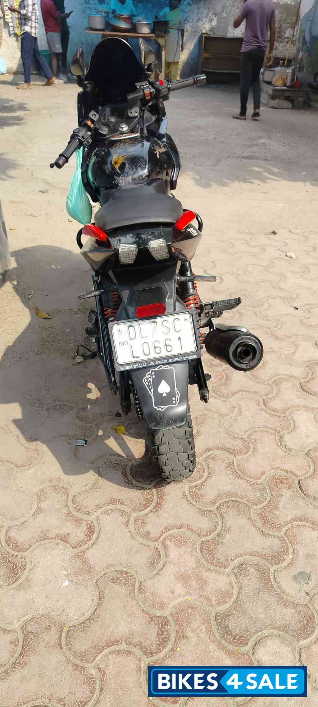 Shiny Black And Red Bajaj Pulsar 180F Neon BS6