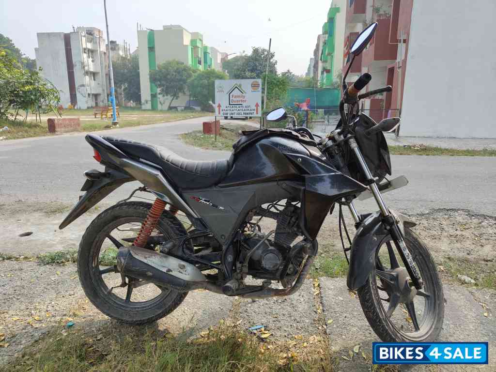 H Grey Metallic Honda CB Twister