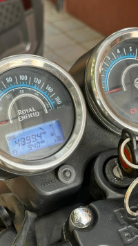 White Royal Enfield Thunderbird X 350