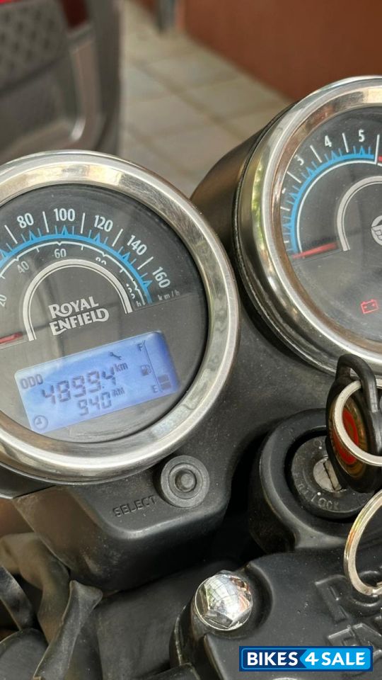 White Royal Enfield Thunderbird X 350