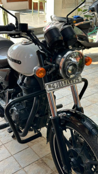 White Royal Enfield Thunderbird X 350