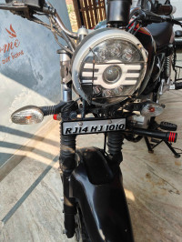 Black And Red Bajaj V15