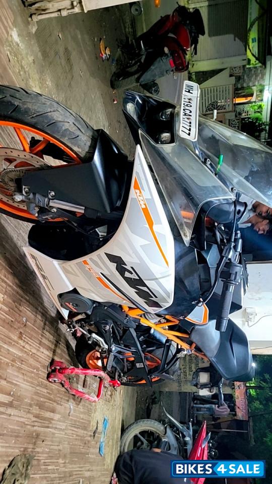 Pu White KTM RC 390