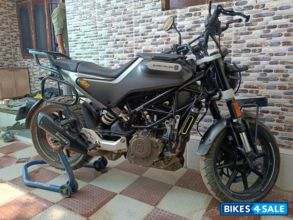 Husqvarna Svartpilen 250