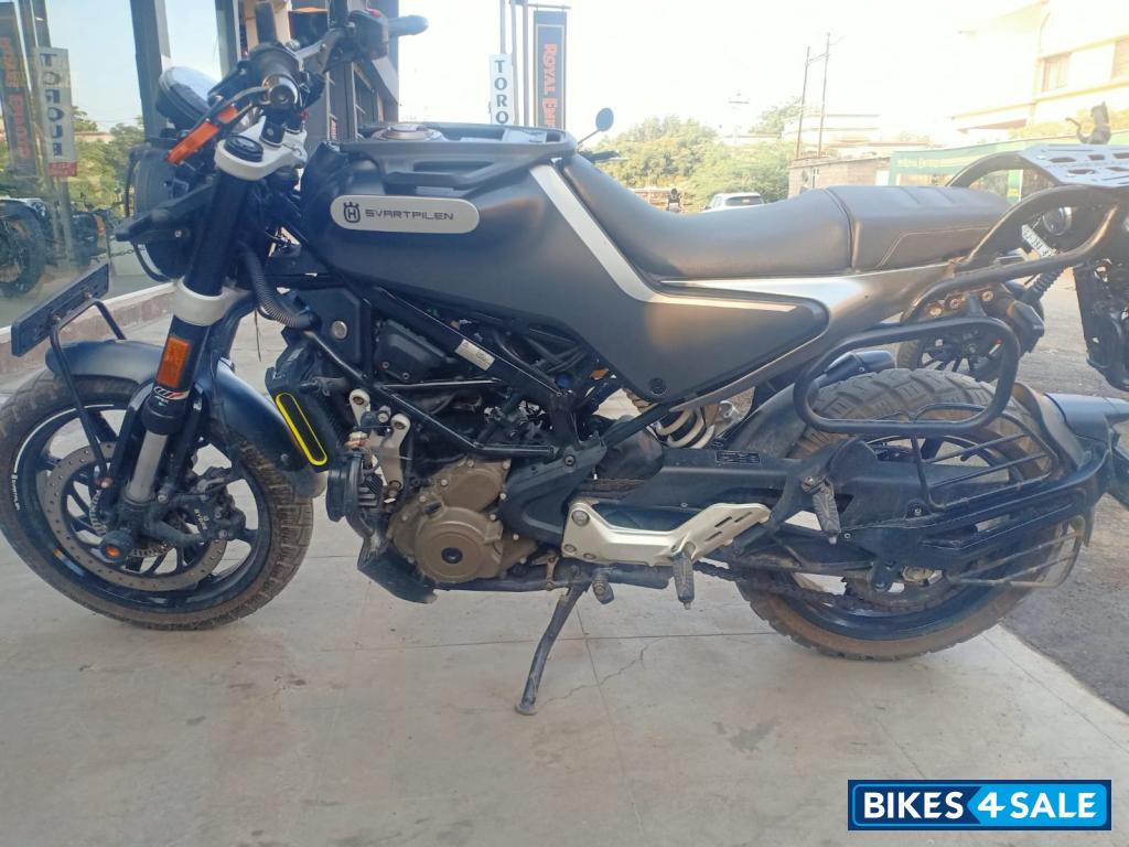 Husqvarna Svartpilen 250