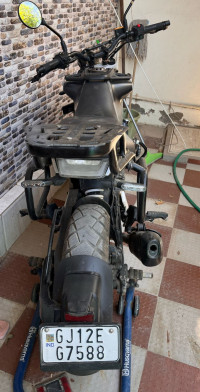 Husqvarna Svartpilen 250