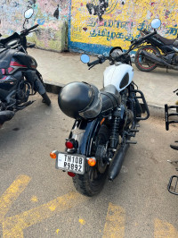 Glacial White Yezdi Roadster Chrome