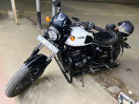 Glacial White Yezdi Roadster Chrome